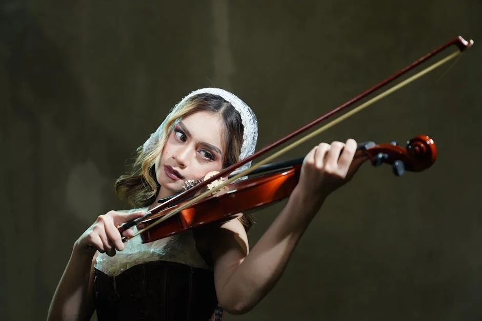 Andrew Lloyd Webber Unveils Musical About Mona Lisa Theft — Economy Business