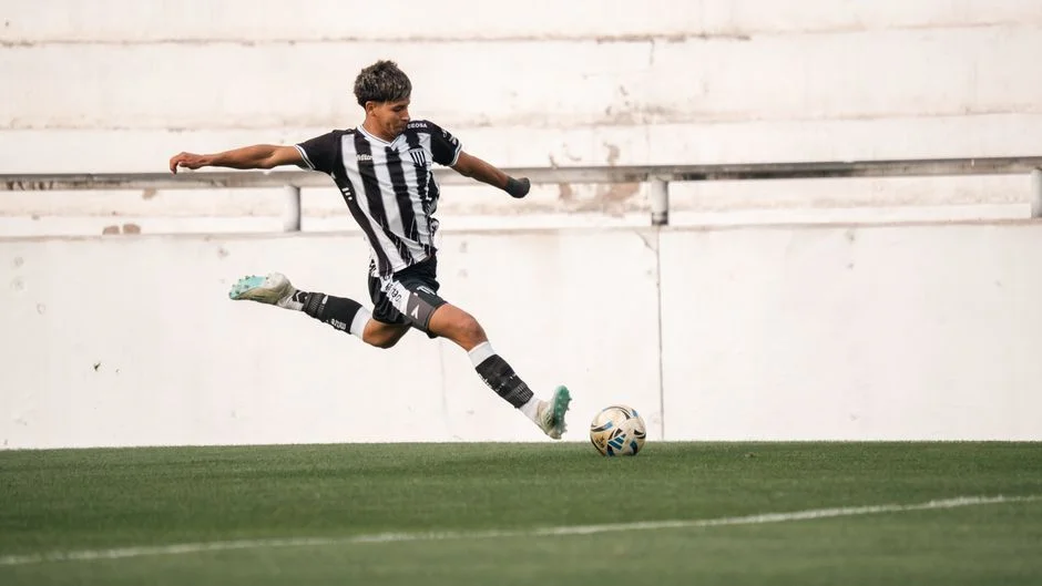 Inter Milan Hold Talks to Sign Tottenham's Djed Spence in Surprise Move — Sports