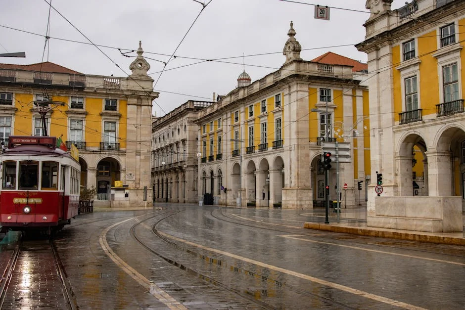 Lisbon Reopens Funicular da Graça — Residents Celebrate Relief from Heavy Climb — Economy Business