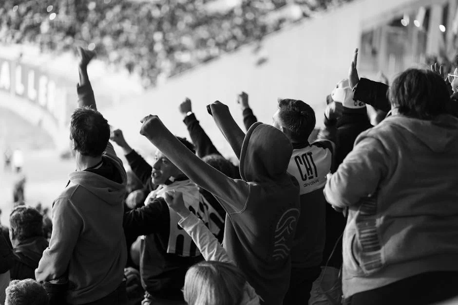 Napoli Beats Udinese 1-0 — Maradona Tributes Move Conte
