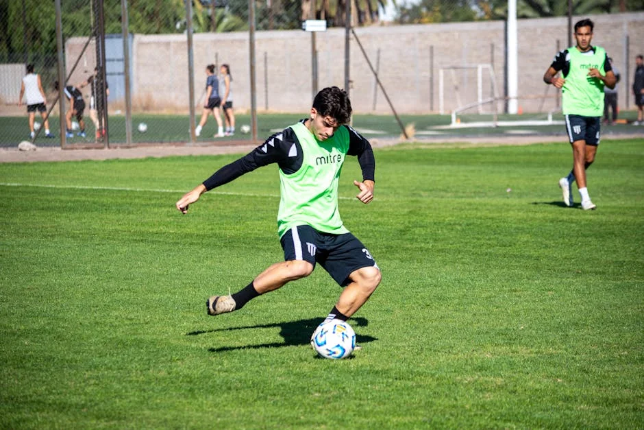 Sevilla Halts Football Club Transfers Over Financial Crisis — Economy Business