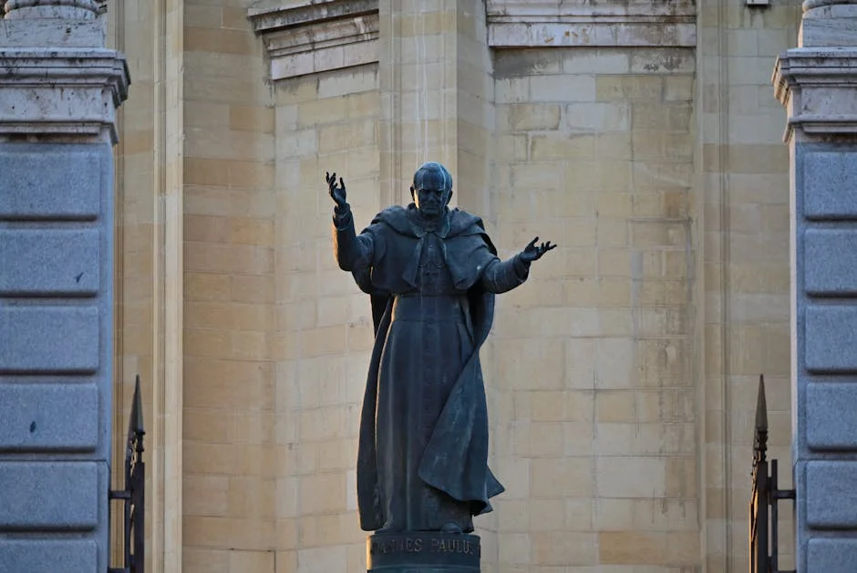 Trump Refuses to Apologise to Pope Amid Diplomatic Tensions — Economy Business